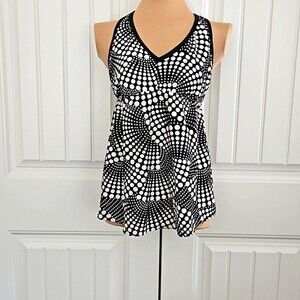 Liz Lang Maternity tankini top M.